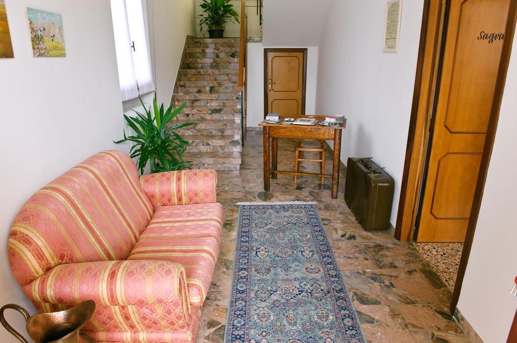 Apartamento La Residenza Di Bacco Cannara Exterior foto